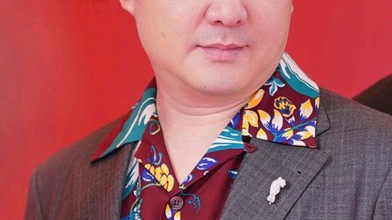沈腾春晚口误引爆全网临场神反应被赞神来之笔