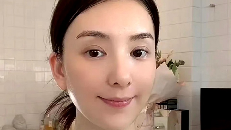 《桃花坞6》首播争议不断，天王嫂方媛成舆论焦点